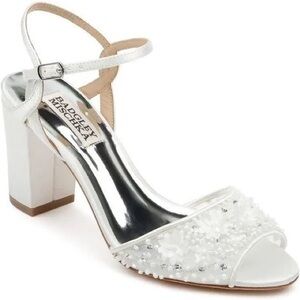 Badgley Mischka CARLIE white peep toe Block heel Ankle Strap Size 9 NWB